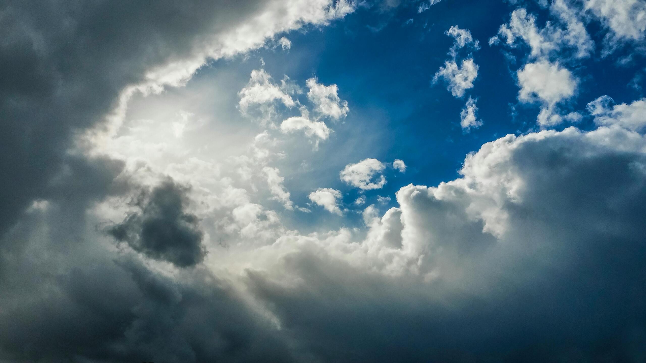 Final de semana começa com sol e nuvens aumentam ao longo do dia