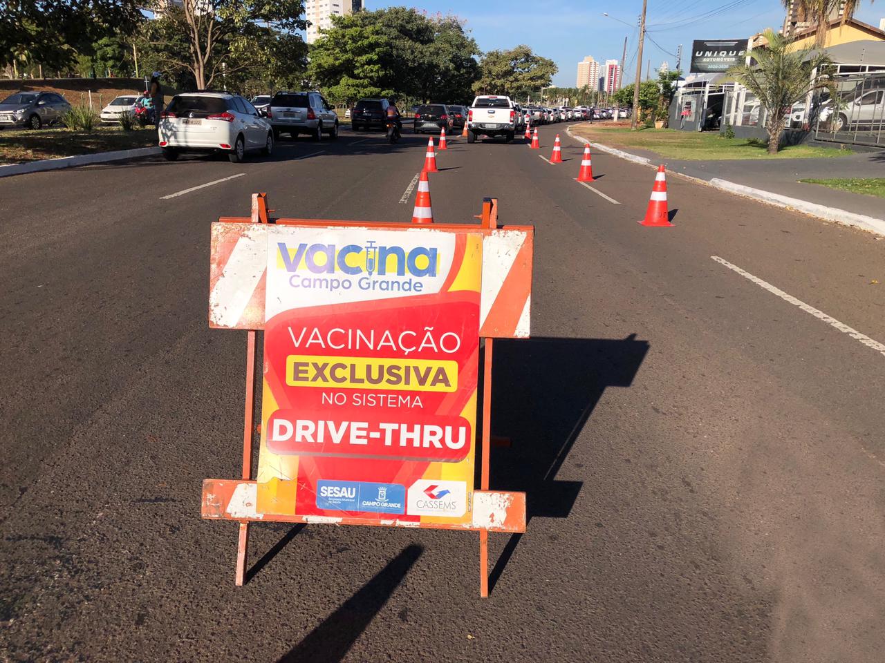 Horário de atendimentos no drive vai até 18h. - Foto: Isabelly Melo