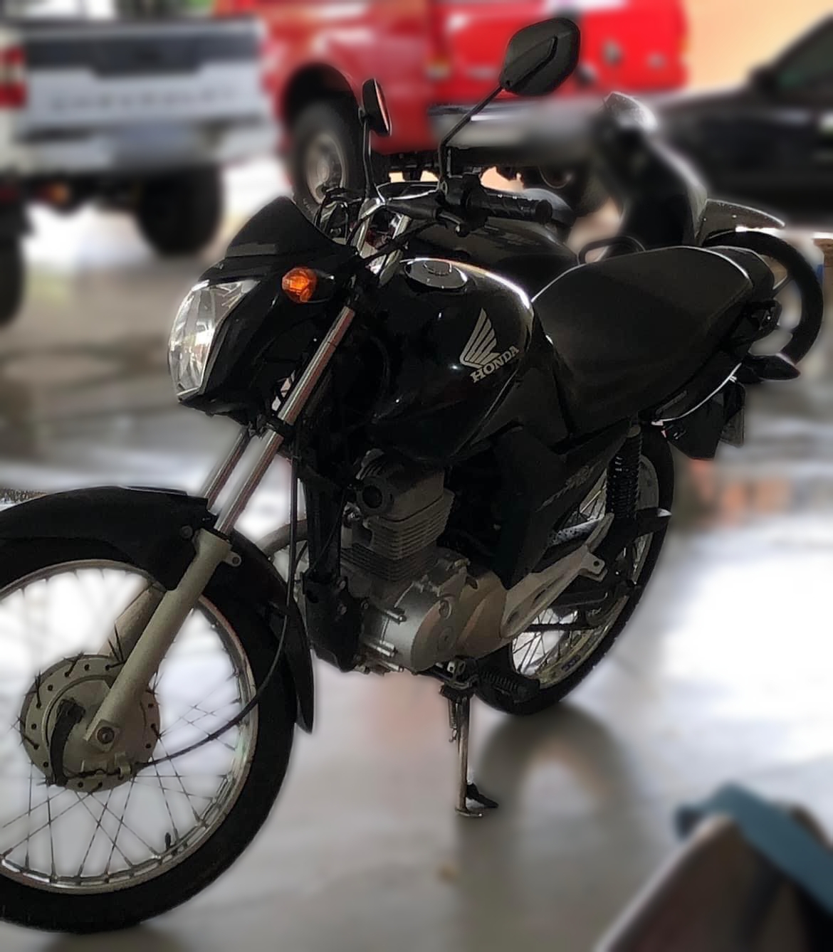 Vítima pede ajuda para encontrar moto furtada.