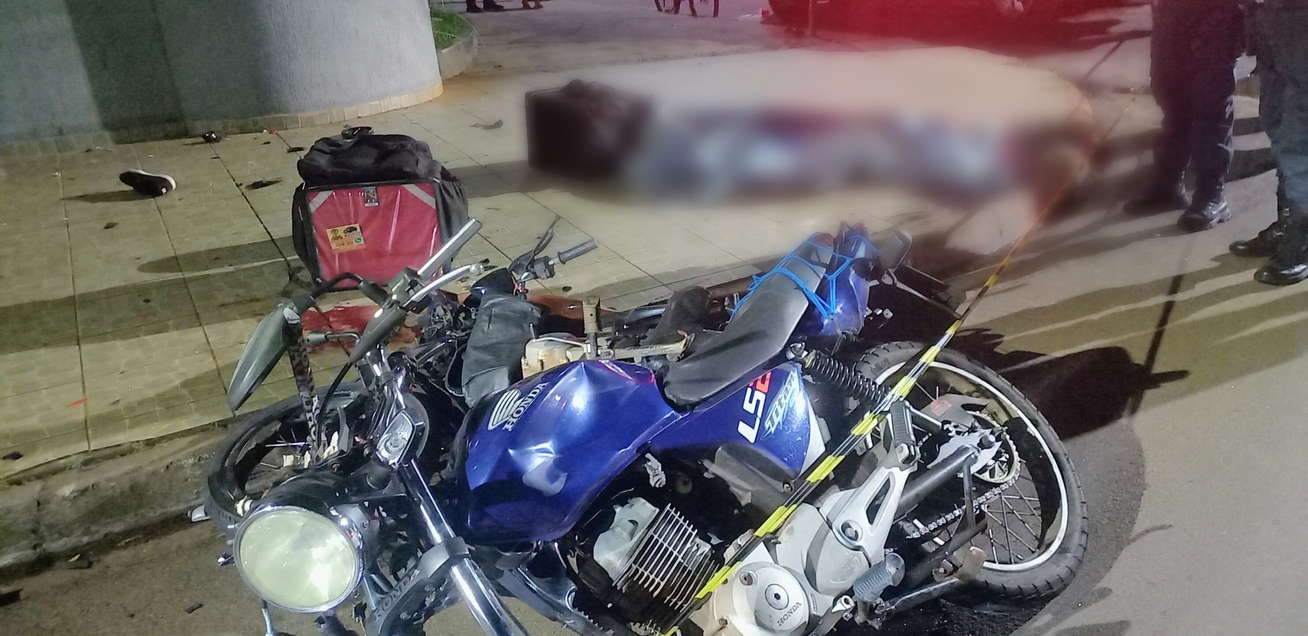 Vítima foi surpreendida por moto entregador que invadiu contra mão