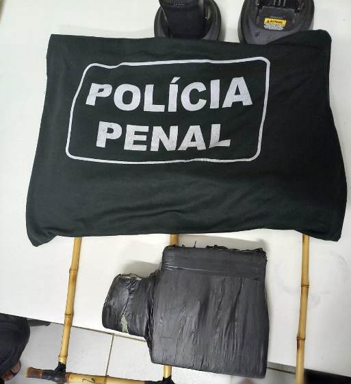 Policia Penal impede que 998 gramas de maconha fossem entregue por meio de um drone aos pesos do presídio masculino - Divulgação/Assessoria