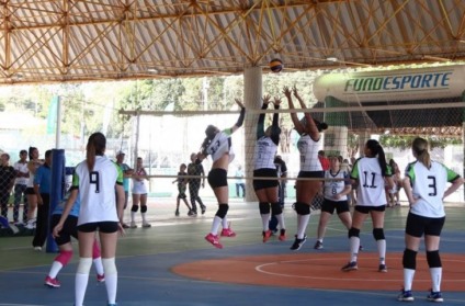 Poliesportivo da Vila Almeida oferece atividades gratuitas para todas as idades - Foto: Divulgação/Fundesporte