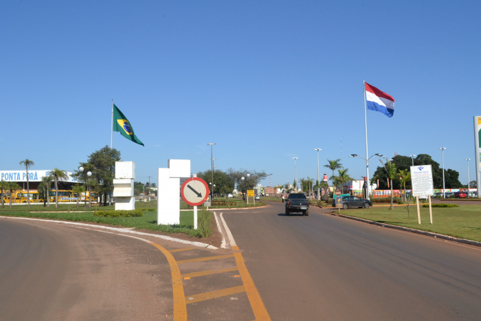 Entre quarta e sexta-feira haverá vacinação na linha internacional. - Foto: Ponta Porã Informa