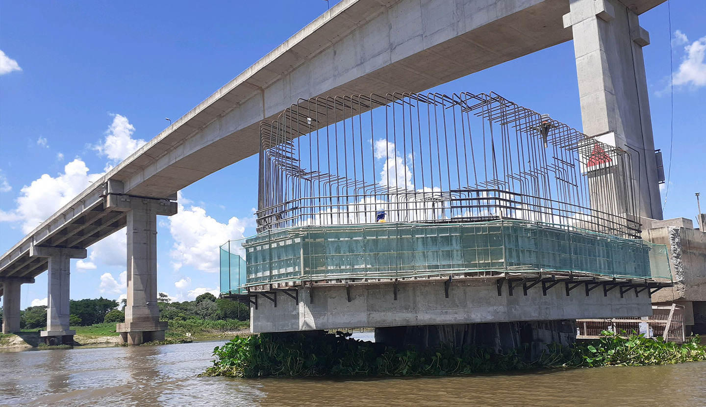 Construção de dolfin em março de 2020 para proteção da ponte - Foto: Reprodução/NovataEngenharia