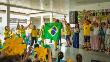 Alunos dos períodos vespertino e noturno serão dispensados das aulas presenciais durante os jogos do Brasil - Foto: Divulgação prefeitura Alunos dos períodos vespertino e noturno serão dispensados das aulas presenciais durante os jogos do Brasil - Foto: Divulgação prefeitura