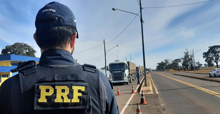 Durante os cinco dias de operação, 20 motoristas dirigindo sob efeito de álcool foram flagrados nas rodovias - Foto: Divulgação PRF