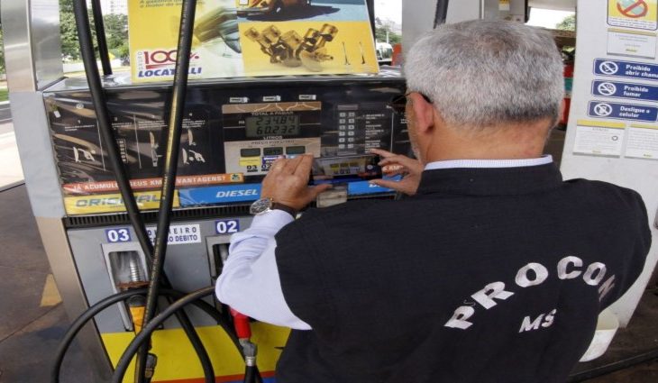 Equipes do Procon estão vsiitando postos nas sete regiões de Campo Grande - Chico Ribeiro