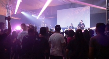 Comunidade Evangélica El Shaddai fará conferência Avivados e Paróquia Santa Luzia promove retiro sem celular. - Reprodução/TVC Comunidade Evangélica El Shaddai fará conferência Avivados e Paróquia Santa Luzia promove retiro sem celular. - Reprodução/TVC