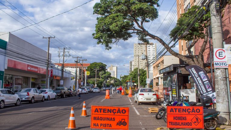 Recapeamento faz parte das obras no microcentro - Foto: Diogo Gonçalves/ Prefeitura de Campo Grande