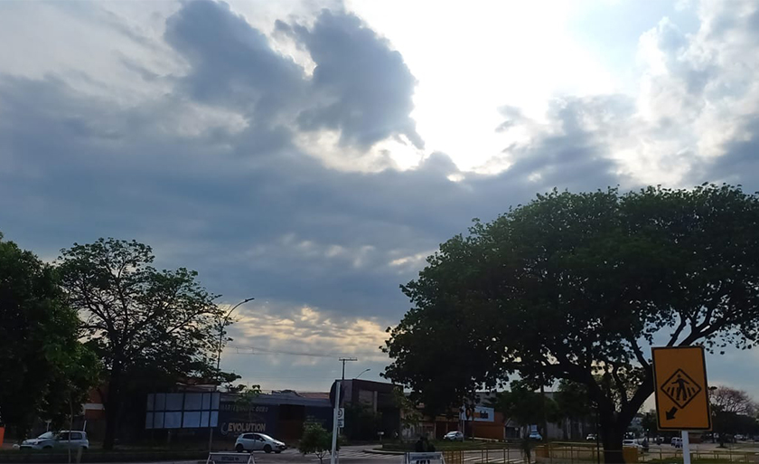 A quarta-feria amanheceu com céu carregado e tem previsão de chuva - Arquivo/RCN67