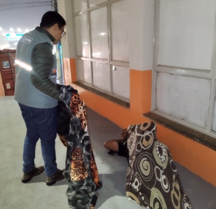 Abordagem social oferece cobertores e acolhimento na Capital - Foto: PMCG