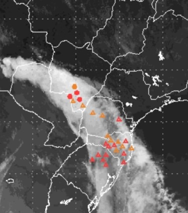 Imagem captada pelo satélite GOES mostra avanço da frente fria - Reprodução/Inmet