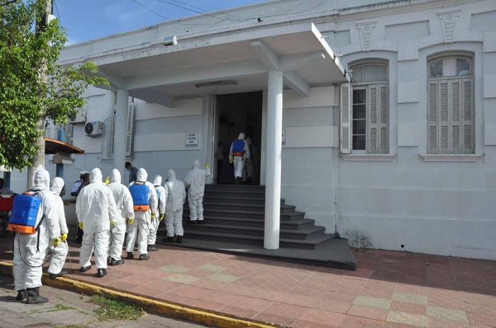 Equipe da Marinha que fez desinfecção na Santa Casa de Corumbá. - Divulgação