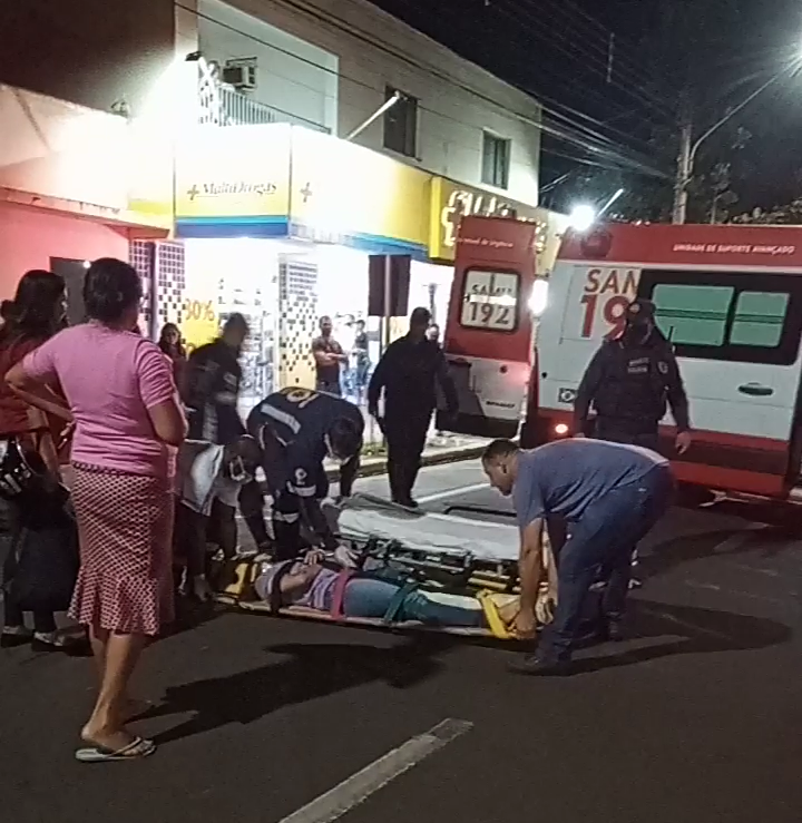 Motociclista bate em traseira de carro e acaba com perna fraturada - Alfredo Neto/JPNews