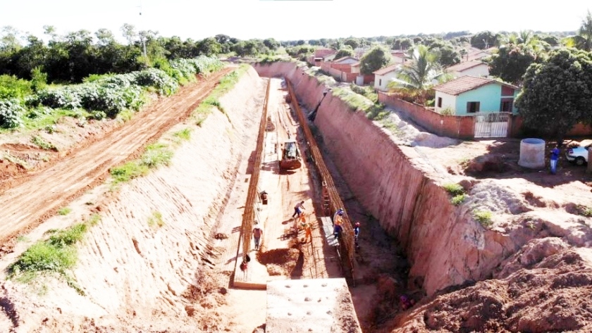 Macrodrenagem em construção na Chácara Imperial em Três Lagoas. - Foto: Arquivo/JPNews