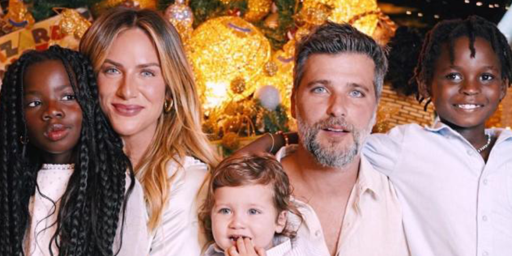 Giovana Ewbank e Bruno Gagliasso com o filhos - Divulgação