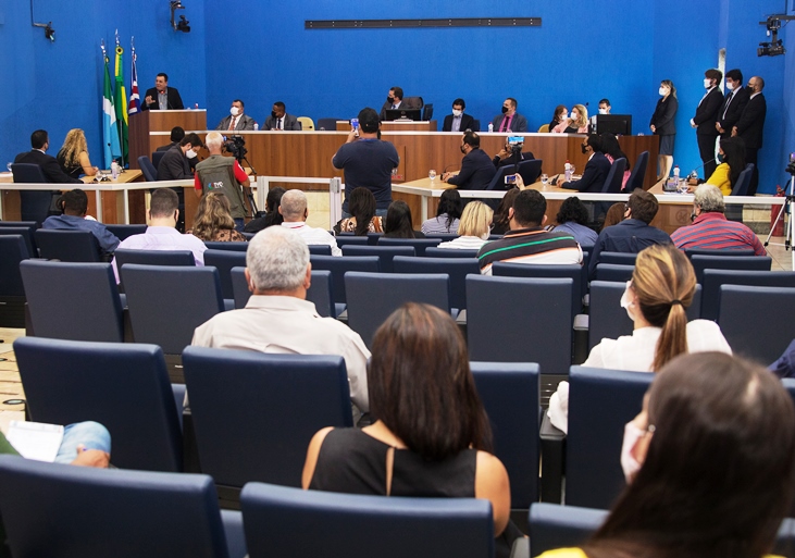 Prefeito entrega mensagem aos vereadores na abertura dos trabalhos do Legislativo - Divulgação