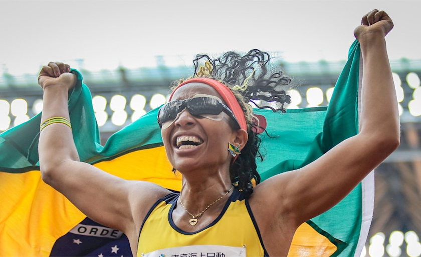 A atleta do salto em distância conseguiu sua melhor marca na temporada - Wander Roberto/CPB