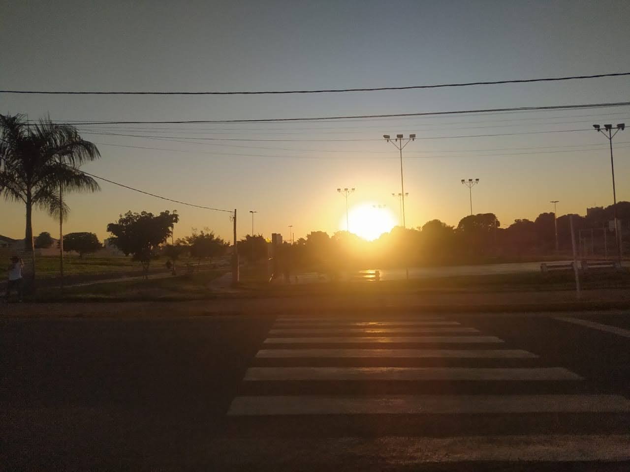 Toda essa situação atmosférica é causada pela atuação de uma intensa massa de ar seco e quente - Arquivo