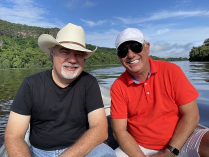 Dom Marcos e Davi lançam música em homenagem às araras - Foto: Divulgação