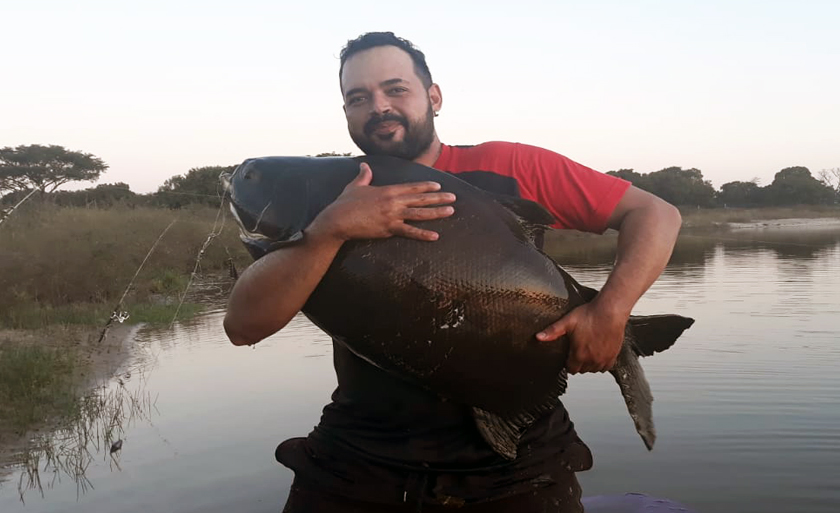 O peixe foi capturado na segunda lagoa chama atenção pelo tamanho - Divulgação