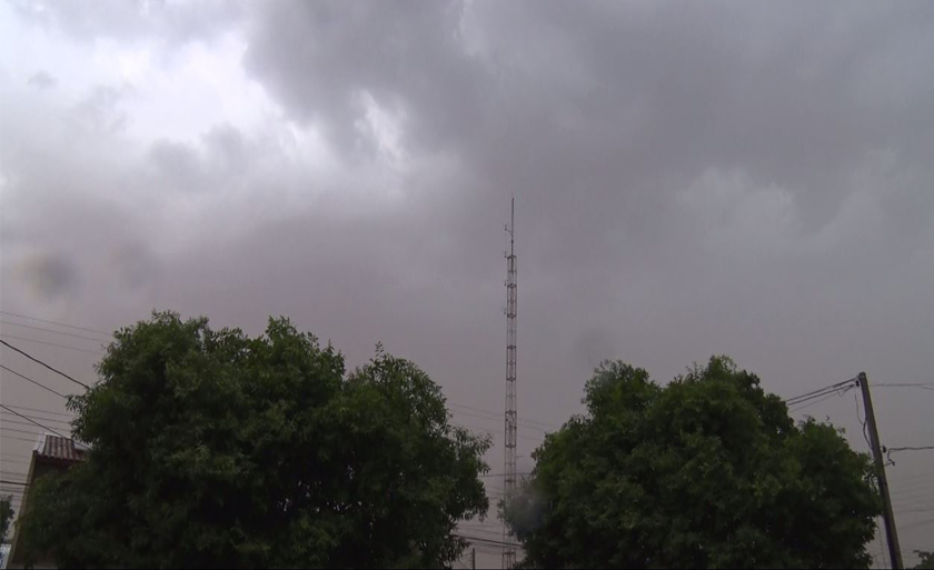 Para o Estado existe o alerta de tempestade acompanhada de raios e rajadas de vento - Israel Espíndola/RCN67