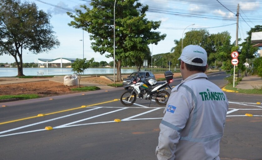 As principais reclamações são de avanço no sinal vermelho, não respeitar as faixas de pedestres e ultrapassagem indevida. - Arquivo/JPNews