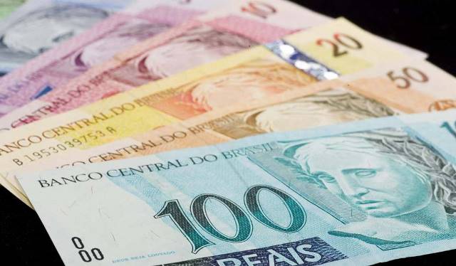 Salários dveem injetar mais de 660 milhões na economia estadual - Arquivo