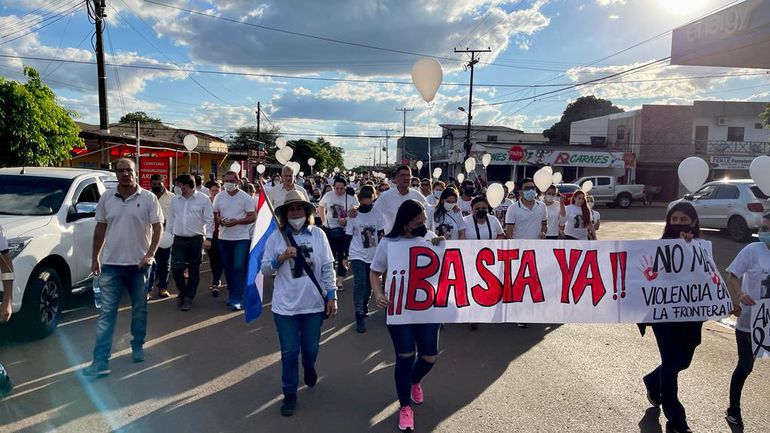 Manifestantes vão às ruas pedir fim da violência na fronteira - Foto: ABC TV Paraguai