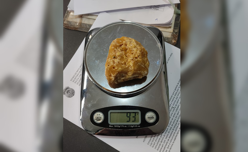 Foram encontrados aproximadamente 100 gramas de crack e 16 gramas de maconha. - Divulgação/Polícia Civil