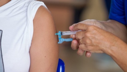 Três unidades abrem para vacinação e testagem gratuita - Foto: Divulgação/Sesau