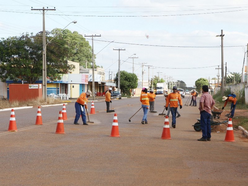 Há anos o serviço de varrição pública em Três Lagoas era executado pela empresa Unidas - Arquivo/JPNews