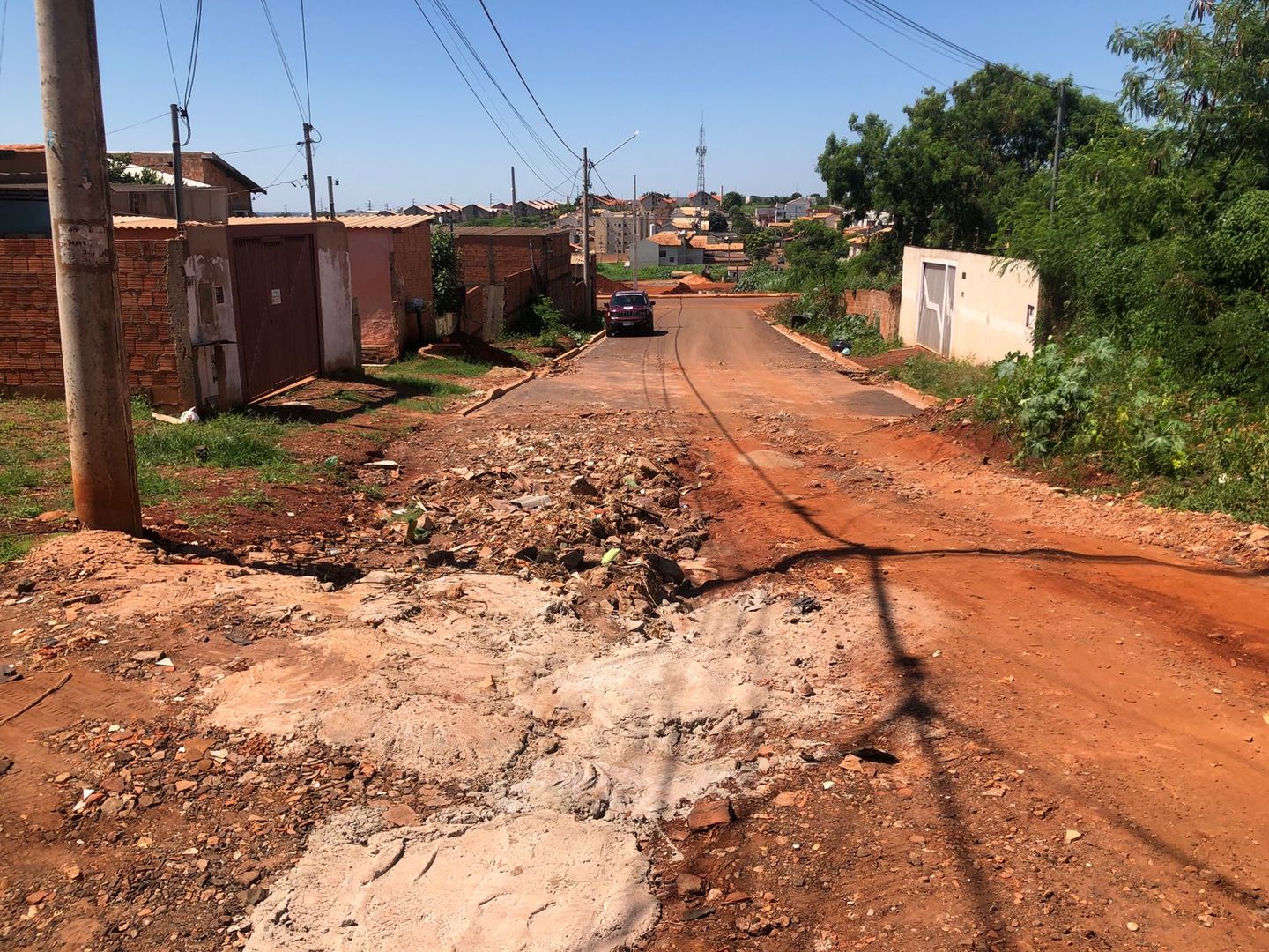 Conforme moradores, obras foram paralisadas há cinco meses - Foto: Isabelly Melo/CBN