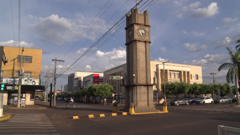 Alguns órgãos e estabelecimentos comerciais voltaram com o expediente normal. - Reprodução/TVC