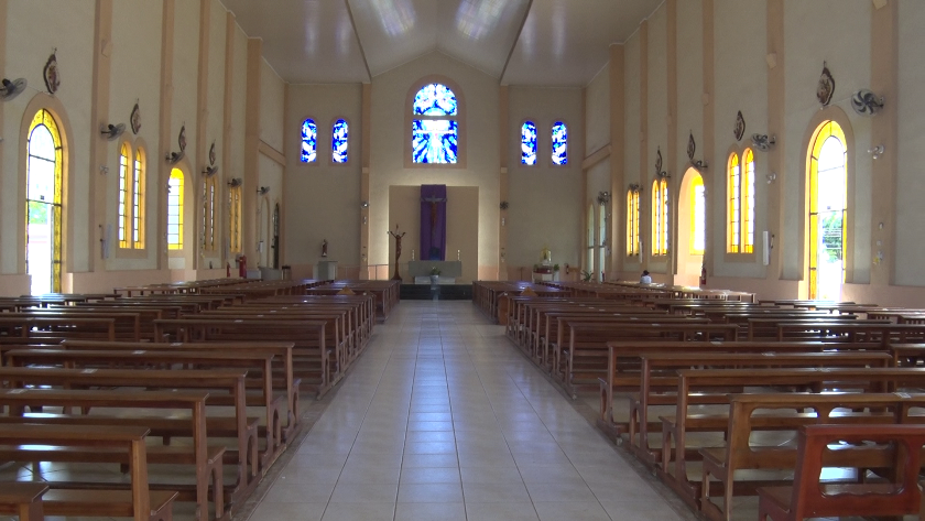 Igreja Católica deu início ao período da Quaresma com a celebração da Quarta-feira de Cinzas (14).