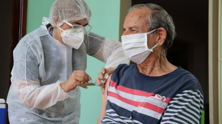 Idosos começam a receber 2ª dose de vacina em Campo Grande - Foto: Divulgação