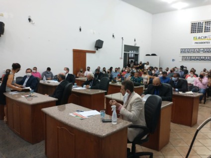 Vereadores se reuniram na primeira sessão na segunda-feira (01) - Talita Matsushita / JPNEWS Vereadores se reuniram na primeira sessão na segunda-feira (01) - Talita Matsushita / JPNEWS