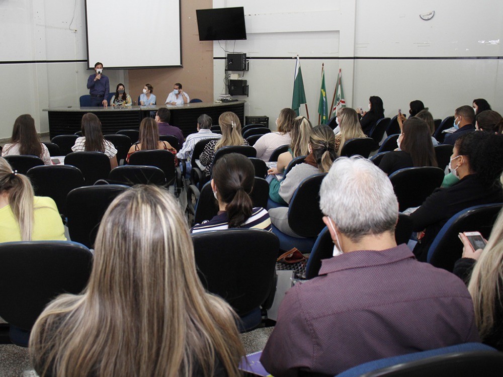 A abertura foi realizada no auditório da UEMS , onde também foram ministrados os cursos - DIVULGAÇÃO