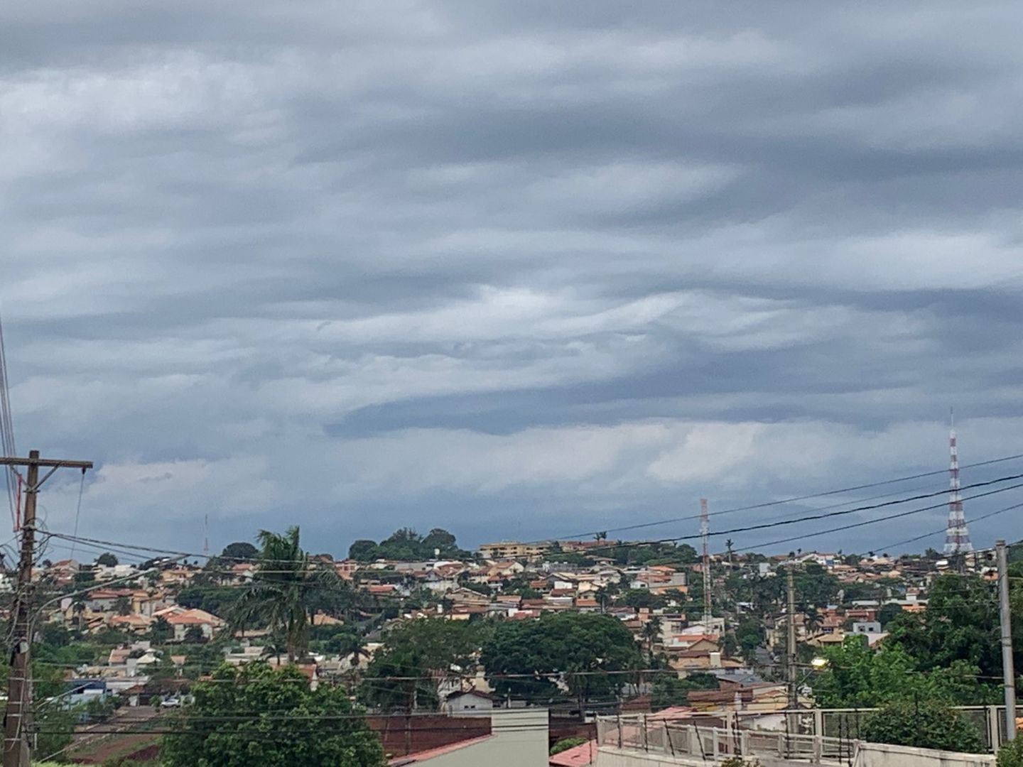 Céu da Capital está nublado, em algumas cidade já há registro de chuva - Marcus Moura/RCN67