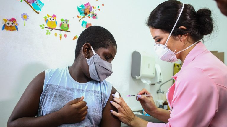 Vacina da gripe está disponível para toda população - Foto: PMCG