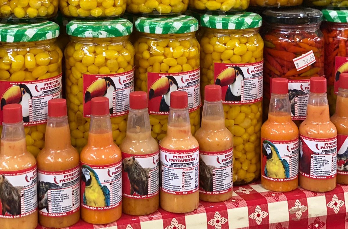 Vários tipos de pimentas encontradas em nosso mercado central - Foto: Paulo Machado