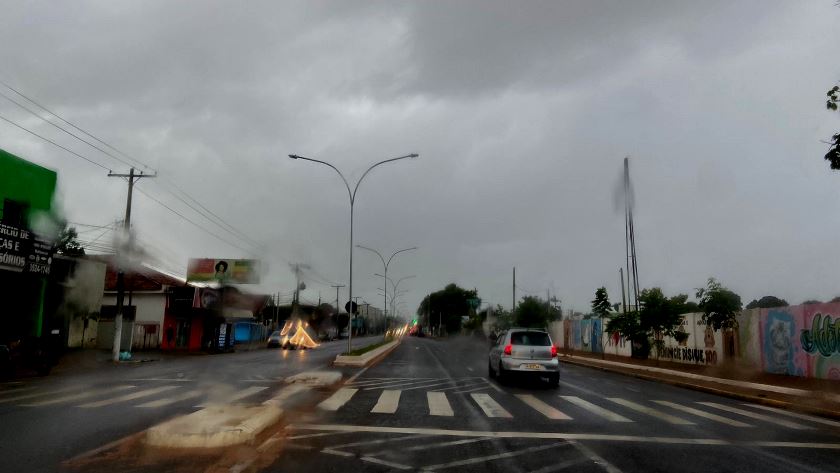 O dia escureceu na tarde de quinta-feira - Israel Espíndola/RCN67