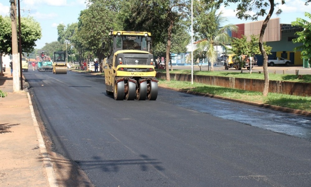 A Prefeitura de Paranaíba iniciou na última segunda-feira (28) o que considera a maior recuperação da malha viária da história - DIVULGAÇÃO