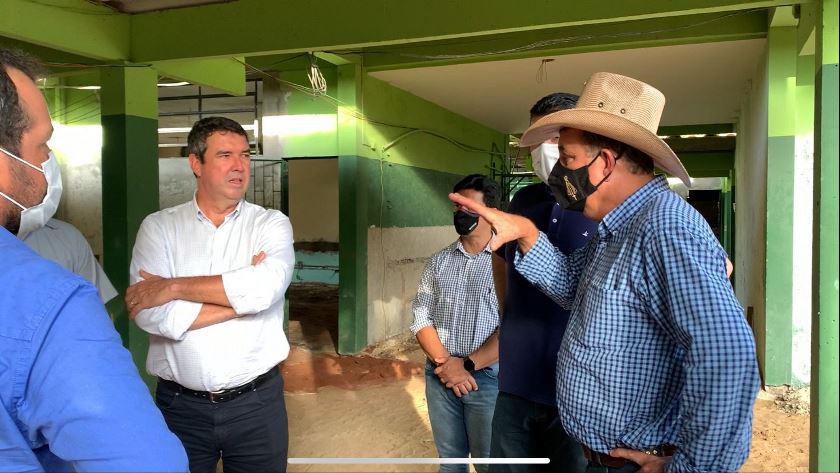 Agenda > Eduardo Riedel visitou obras de reforma da Escola Dom Aquino - Divulgação