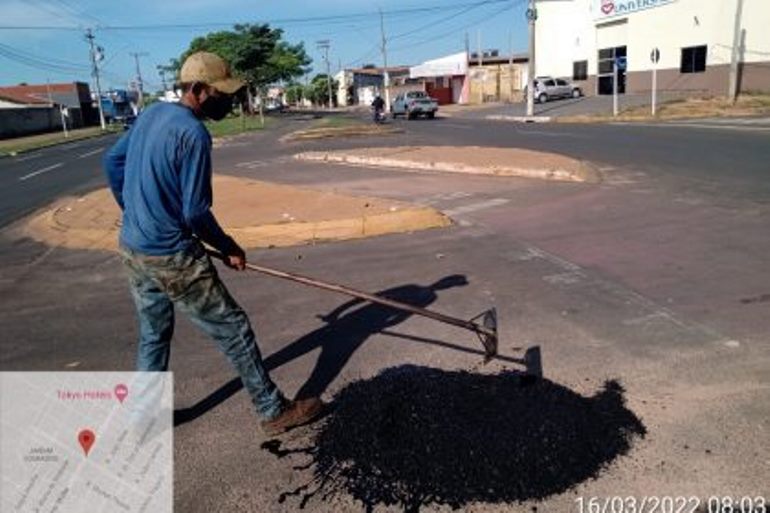 Também está sendo realizada a manutenção das vias no fundo da Feira Central. - Divulgação/Assessoria