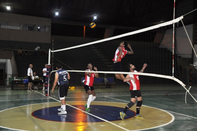 Além de medalhas e troféus, as quatro equipes finalistas receberão premiação em dinheiro - PMTL/Divulgação