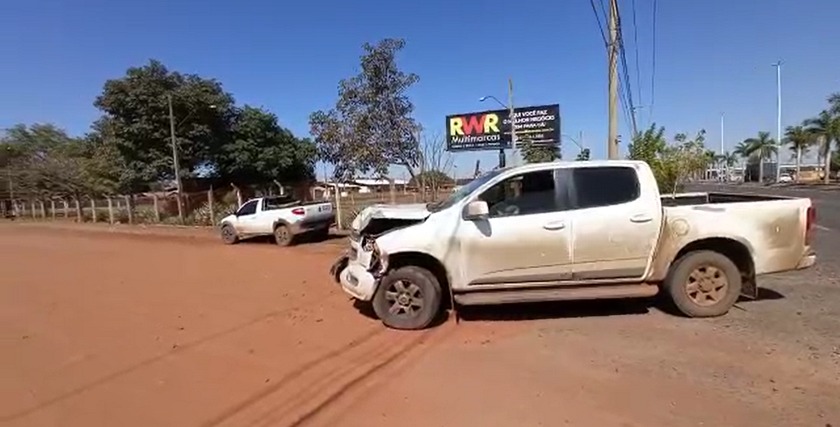 O Juizado de Trânsito, Polícia Militar e Departamento de Trânsito foram até o local - Reprodução/TVC