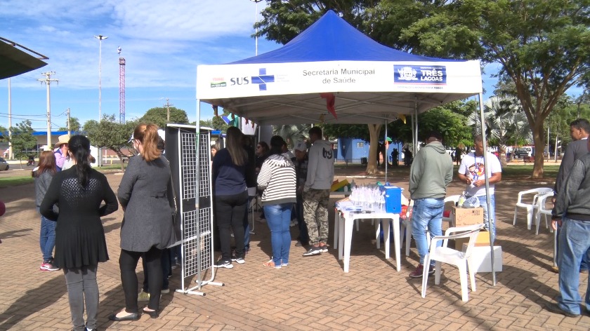 Duas Secretarias Municipais realizaram um manifesto na praça Ramez Tebet com o intuito de chamar atenção da sociedade para dizer não ao trabalho infantil - Reprodução/TVC