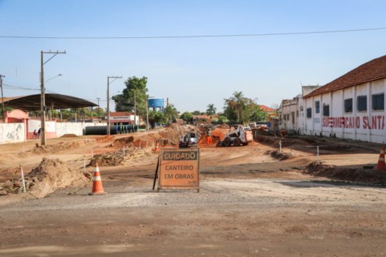 Além da drenagem e pavimentação, a via vai contar com um canteiro central e ciclovia - Divulgação/Assessoria