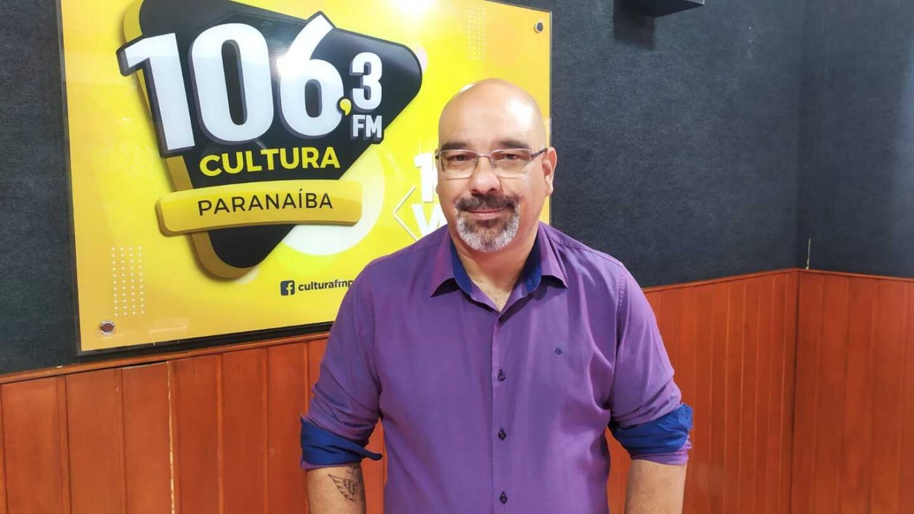 Jean Martins > locutor da Cultura FM fez o sorteio ao vivo pela emissora - Arquivo